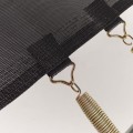 Toile de saut installée avec les ressorts