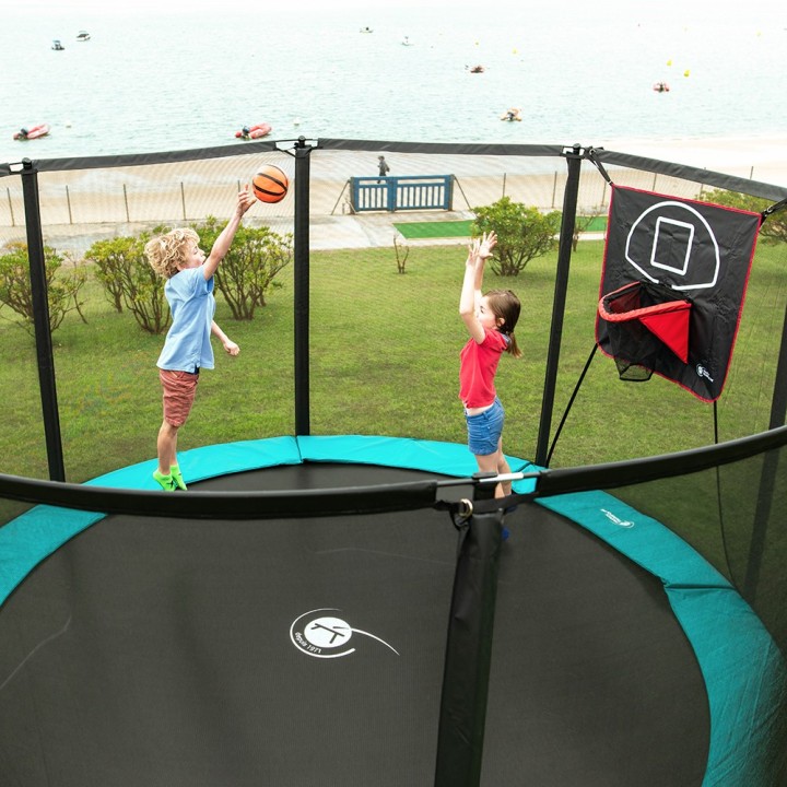 Terrain de basket trampoline
