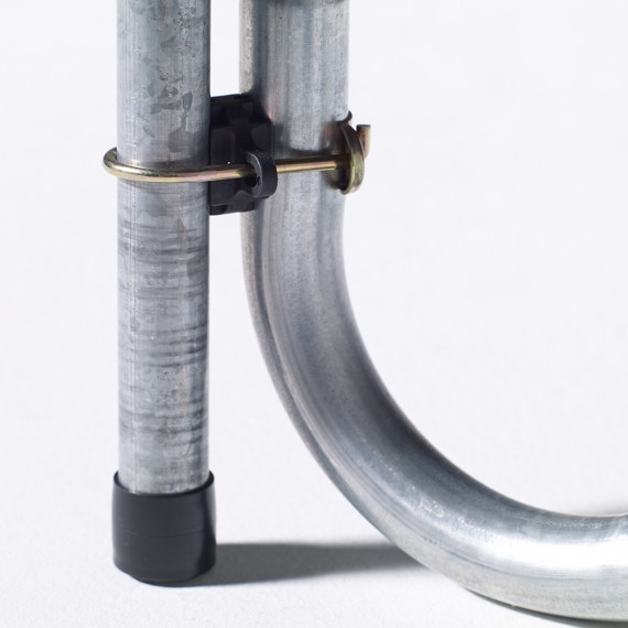 Attaches pour les montants du trampoline