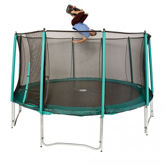 Planche freestyle figure sur trampoline 