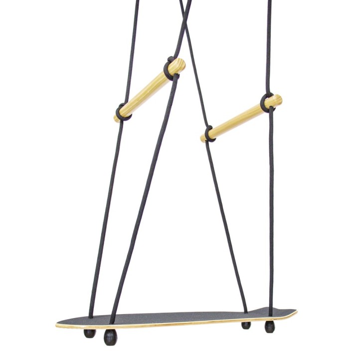 Swing skate for Ninja slackline