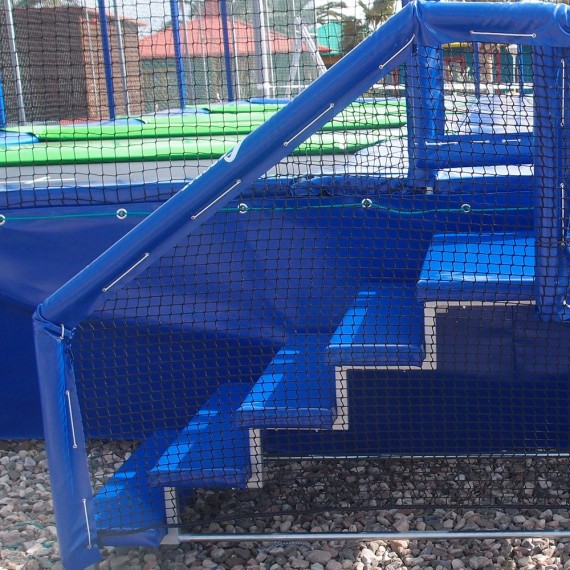 Escalier double pour batterie de trampolines Aéro 265