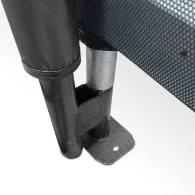 Détail du pied et de la structure renforcée d'un trampoline
