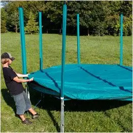 Installation de la bâche avec le filet