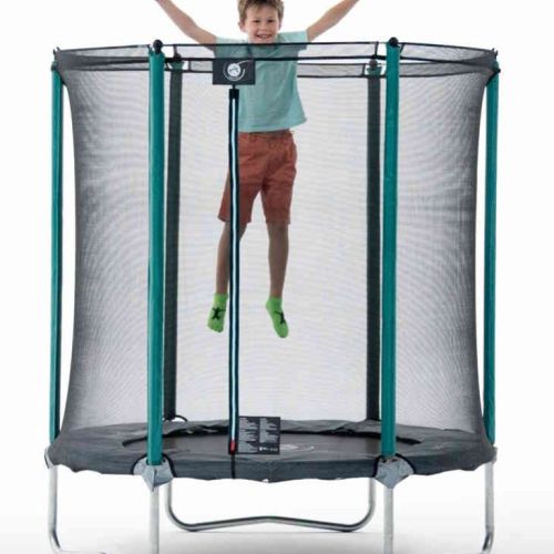 Comment choisir un trampoline pour un petit jardin ?