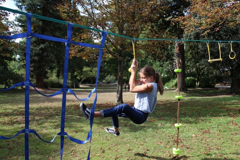 Parcours Ninja Slackline 25m Avec 12 Obstacles - Jeu Extérieur Enfants/Adultes Jusqu'à 110kg - France Trampoline
