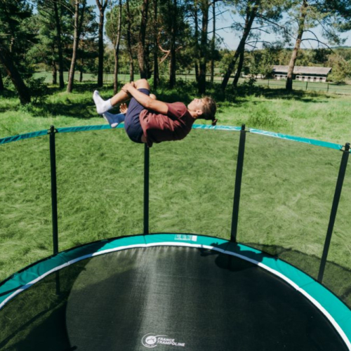 Pourquoi un trampoline est principalement de couleur vert ?